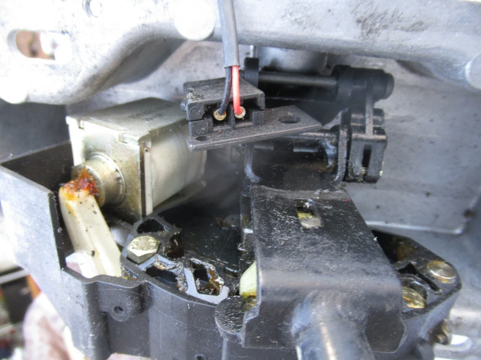 Porsche 968 Automatic Tiptronic Shifter Assembly Lever 9444261310R #19 C#604 Foto 4 de 4