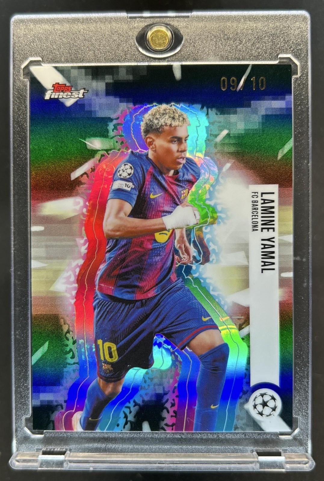 2025-26 Topps Finest Lamine Yamal Hologlow Variations Black #/10 view 1