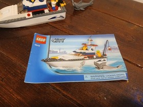 LEGO City: Fishing Boat (4642) 100% Complete Retired Set