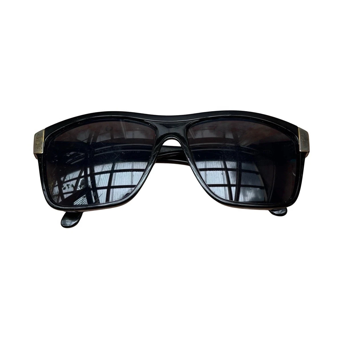 Liz Claiborne Black Plastic Frame Sunglasses for Women for  display picture 3