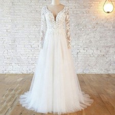 Simple Applique Wedding Dresses Long Sleeves V Neck Lace Backless Bridal Gowns