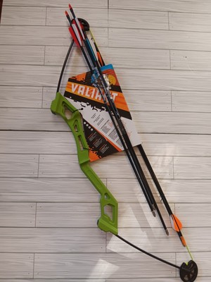 NEW BEAR APPRENTICE YOUTH BOW SET RH W/ 5 ARROWS & ARROW REST FLO GREEN AGES 4-7