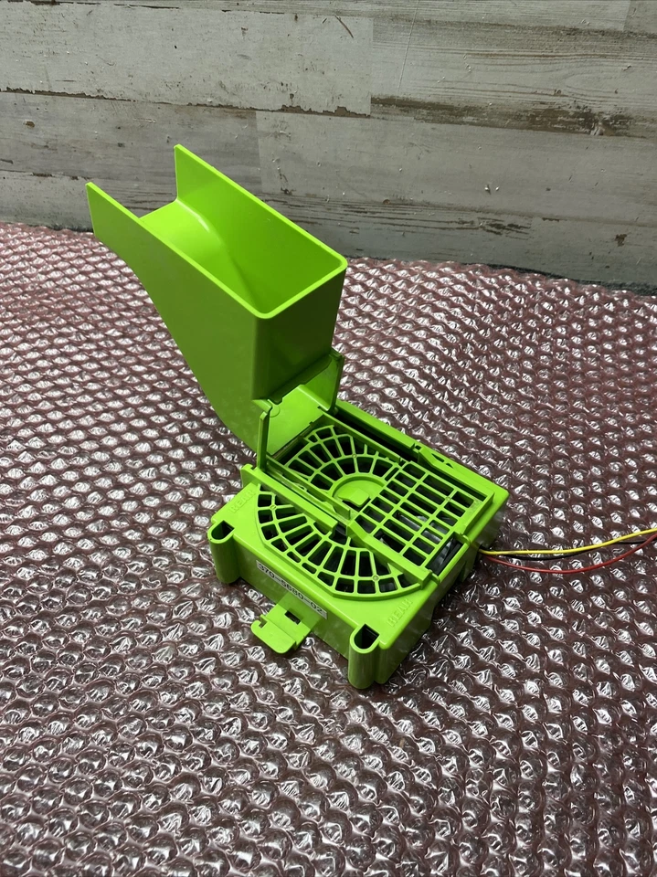 Sun SunBlade 1500 Rear Fan Assembly 370-5680 02 - Image 3 of 4