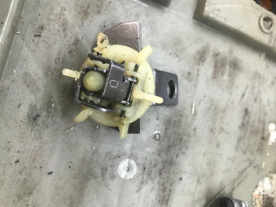 BRIGGS & STRATTON 300E 300EX  E300 500E 550 SILVER 8.75EXI   GOVERNOR OILSLINGER