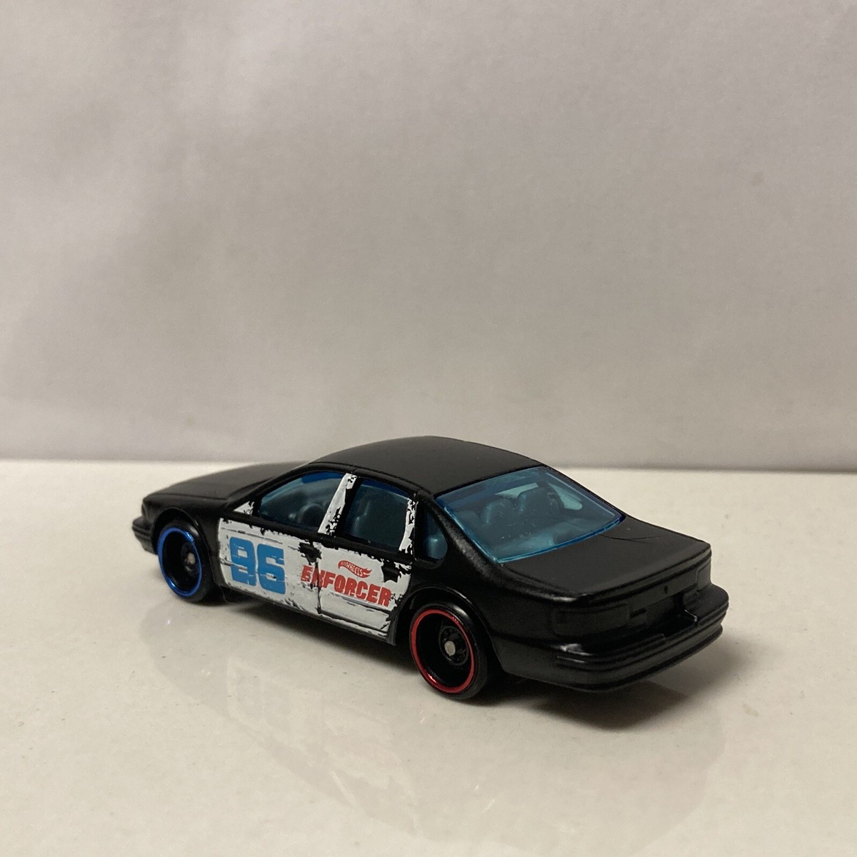 1996 96 Chevy Impala SS Collectible 1/64 Scale Diecast Diorama