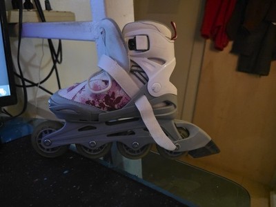 BLADE RUNNER Girls Inline Skates Adjustable Size 1-4 White & Pink ABEC 3 72 MM