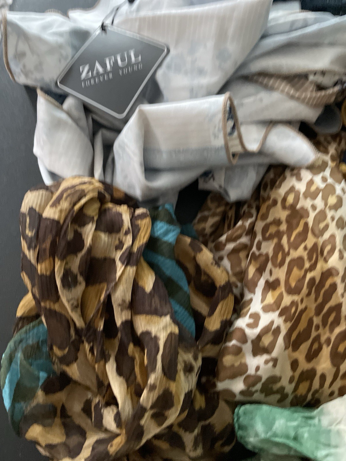 Scarves VTG bundle - image 2