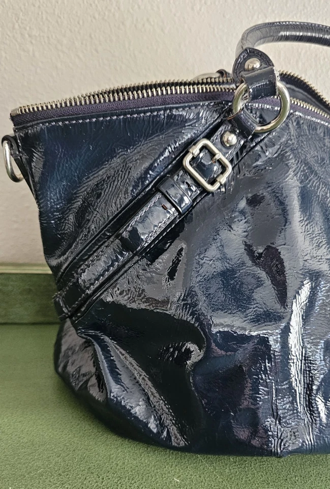 Bolsa satchel Coach H1026-15915 Madison Sophia azul marinho couro envernizado - Imagem 3 de 4