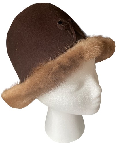 Bonwitt Taylor Vintage Mink Hat Vintage BONWIT TELLER Mink Hat and Muff in Black | Grandview  main image 4