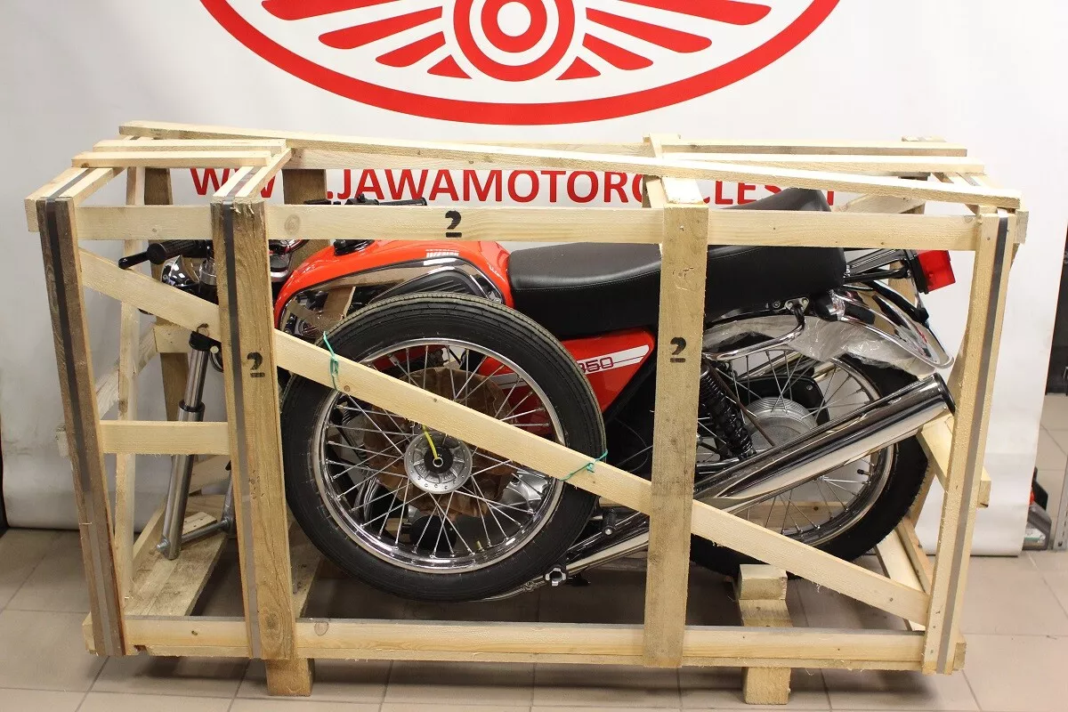 NEW JAWA 350 634 638 640 2T two stroke motorcycle in box from