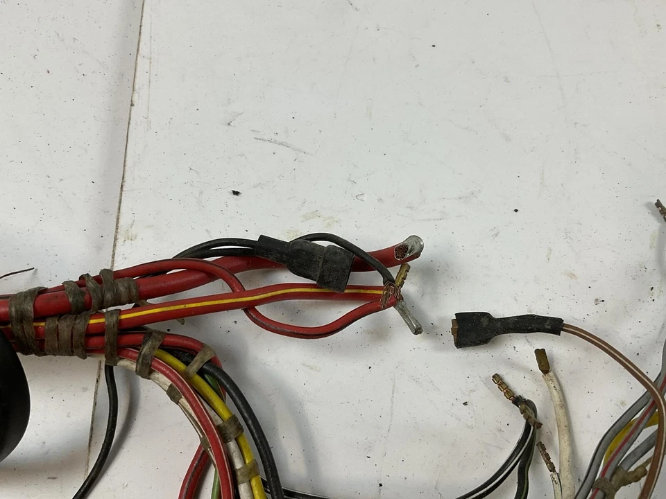 Arnés de cableado del maletero delantero Porsche 911 1978-1983 y 1984 930 91161200214 77853 Foto 2 de 4