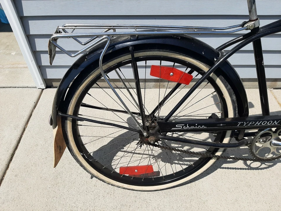 Bicicleta Schwinn Typhoon 1964 Black Serial # L4449515 - Imagem 2 de 4