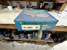 10-82021    clutch set  "READ THE LISTING PLEASE". CNJ 04-005