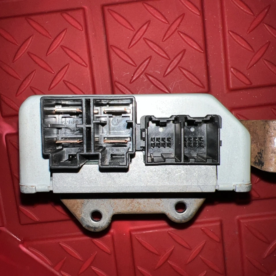 Модуль управления гидроусилителем руля 2012-2017 Hyundai Accent 56340-1R205 от оригинального производителя - Изображение 3 из 3