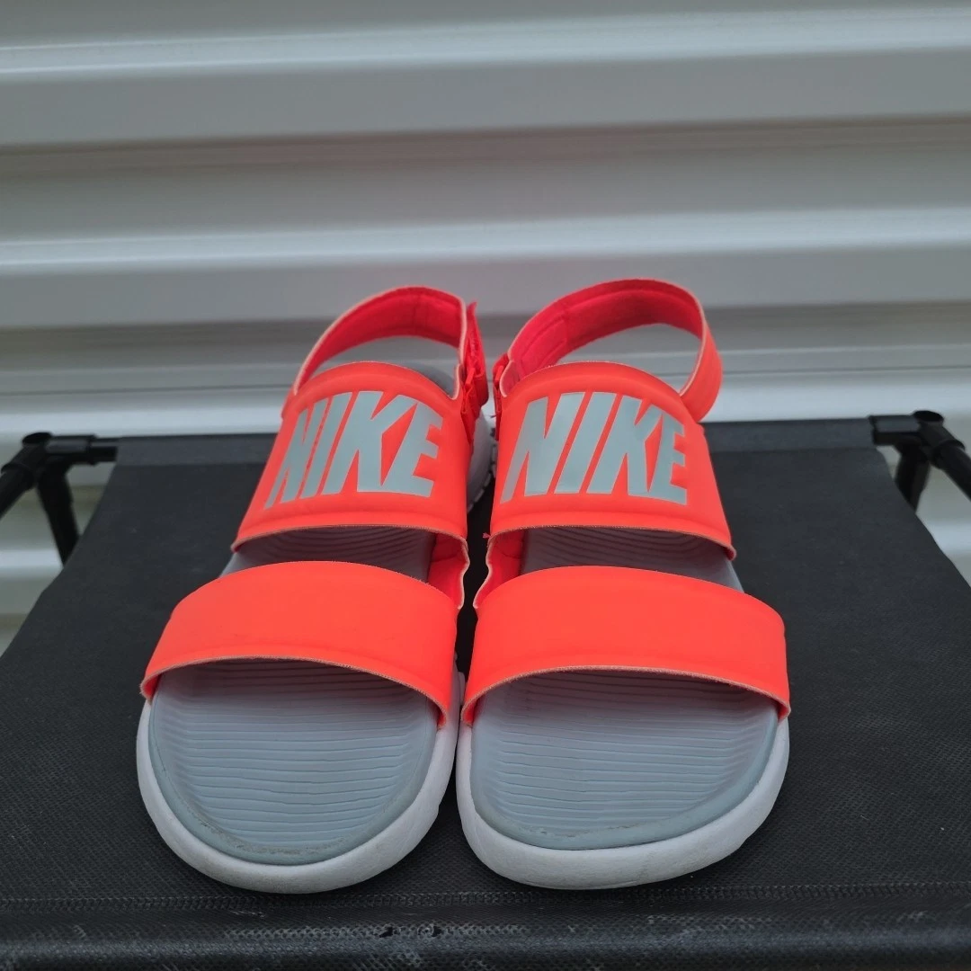 Sandali Nike Tanjun da donna taglia 8 cinturino ad anello con gancio scarpe outdoor acqua rosa corallo