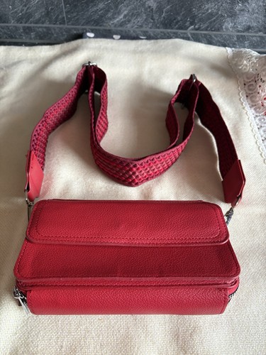 Handtasche, rot, super für Abend, klein u. viel Raum, breiter Riemen abnehmbar - Bild 1 von 7