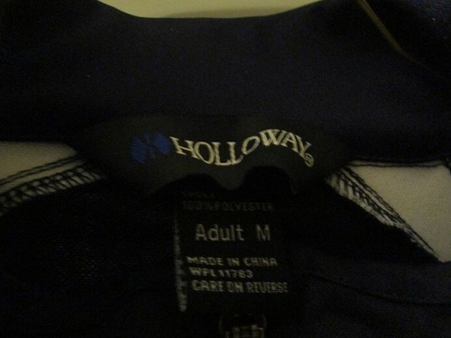 Wolverine's U of M Women's BIF Athletic pullover 1/4 zip neckline zip pockets. - Picture 4 of 8