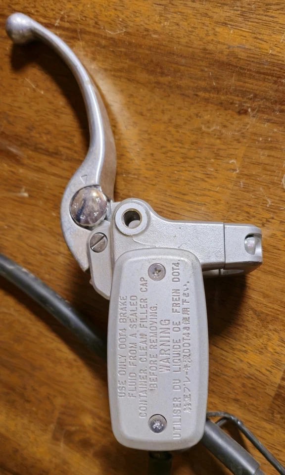 2007 suzuki boulevard m109r Front Brake Lever & Master Cylinder - Изображение 2 из 4