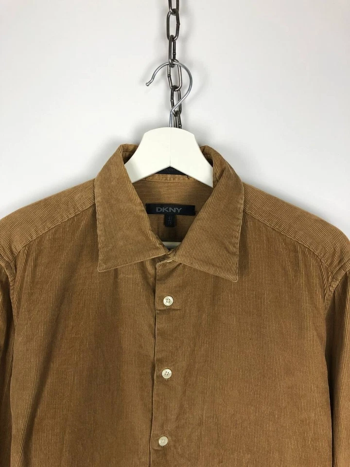 Camisa DKNY veludo marrom com botões tamanho M - Imagem 2 de 4