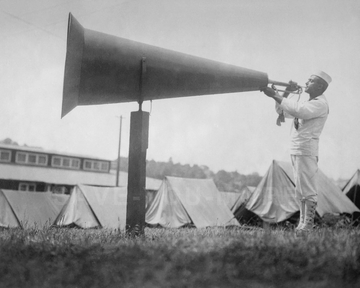 Reveille Bugle Player Image