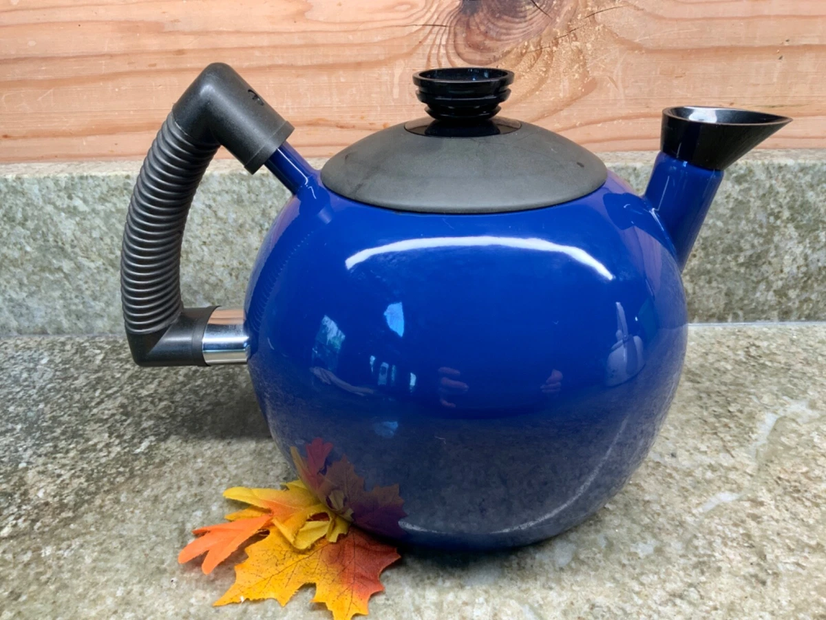 Copco Ultimo 2½ Quart Tea Kettle ROYAL BLUE