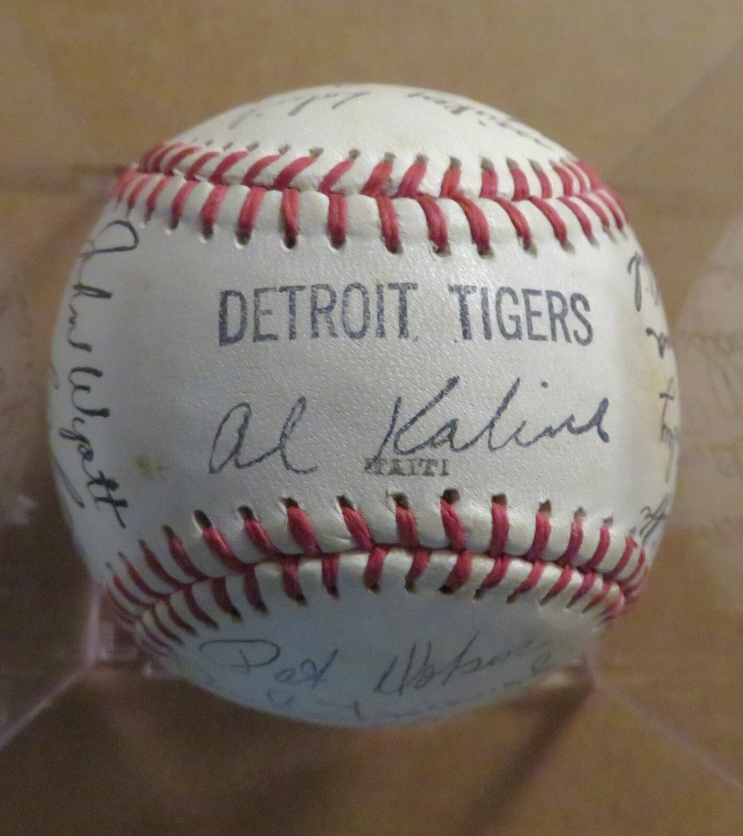 Detroit Tigers 1968 World Series Souvenir Ball with team facsimile