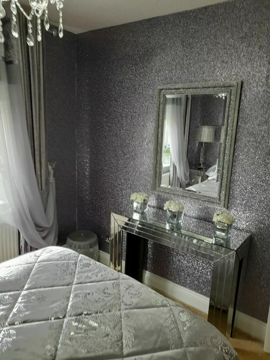 Silver glitter wallpaper deals