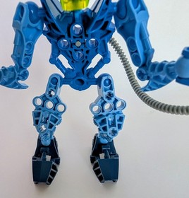 LEGO #8975 BIONICLE Berix; 100% Complete With Weapons!!