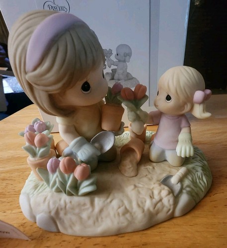 Precious Moments A Mother's Love Makes A Garden Grow - Picture 2 of 5