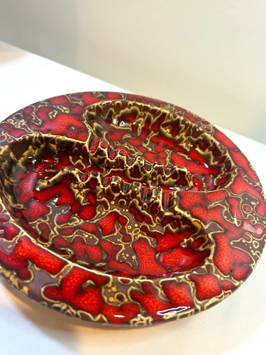 vintage red/gold Haeger pottery ashtray "crackle"/"lava" glaze no scratch/chips