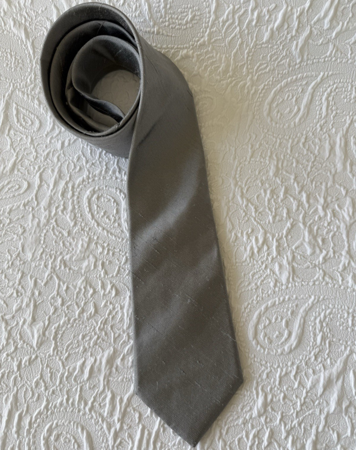 Paolo Rossi Designer Collection Men's Gray Solid 100percent Silk Woven Necktie