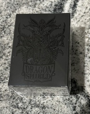 Gen Con 2025 Dragon Shield Event Exclusive Black/Gold Standard Card Sleeves