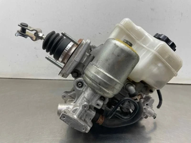 Bomba de freno antibloqueo Hummer H3 2006-2010 ABS cilindro de refuerzo maestro usado Foto 3 de 4