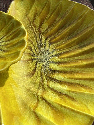 MCM Treasure Craft, Yellow Drip Glaze. Chip & Dip, 2 Tiered Tray Shell - Picture 9 of 10