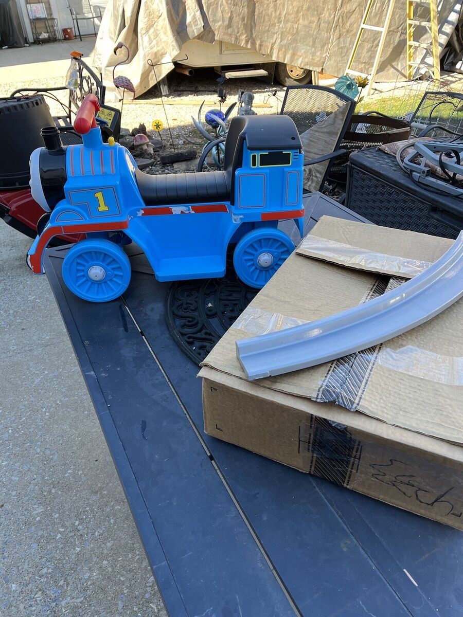 FISHER PRICE THOMAS THE TRAIN POWER WHEELS W/Track + Charger FISHER PRICE THOMAS THE TRAIN POWER WHEELS W/Track + Charger