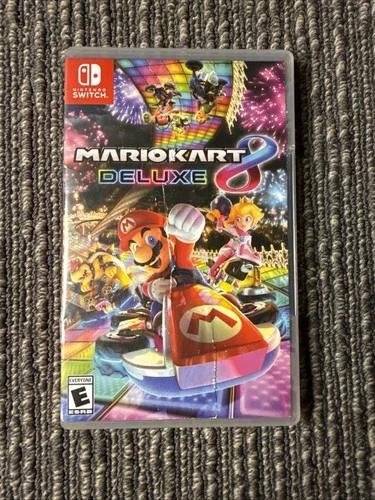 Mario Kart 8 -- Deluxe Edition (Nintendo Switch, 2017) [Physical]
