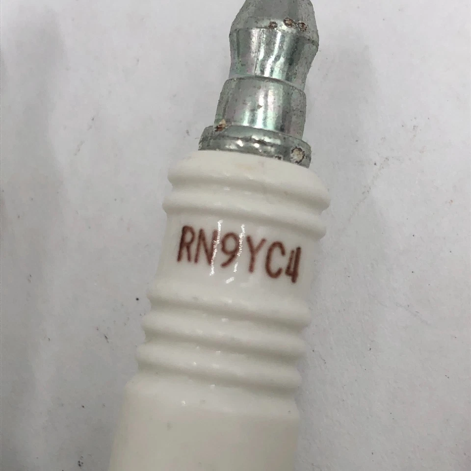 4x original Hyundai Zündkerze Spark Plug Assy 18822 11091 / 1882211091 - Image 4 of 4