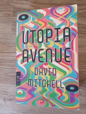 David Mitchell / Utopia Avenue /  9783499005541