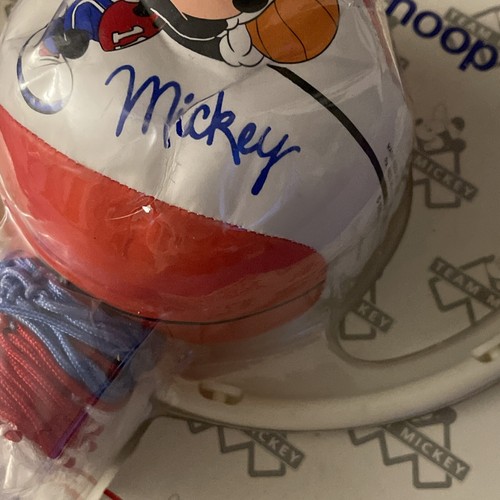 De Colección Hutch Disney Co Equipo Mickey Mouse Baloncesto Suave + Aro Juguete En Paquete Nuevo Conjunto - Imagen 3 de 10