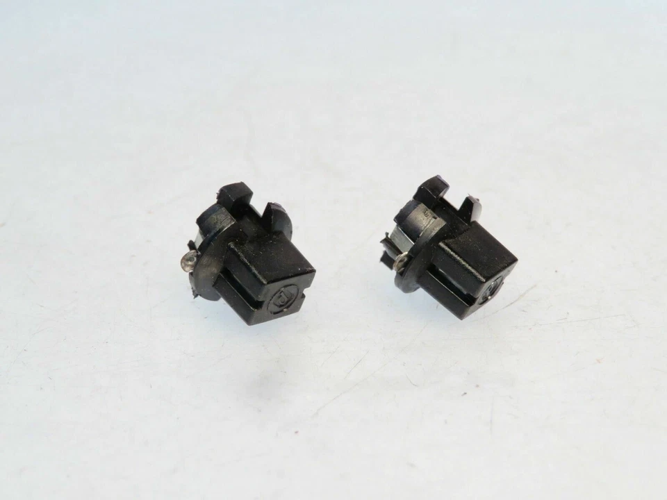 Soportes de bombilla de iluminación de instrumentos marca Smiths para Triumph TR7 y TR8 AAU3616 Foto 2 de 2