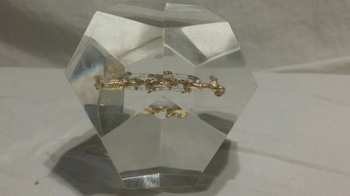 Wall Street Lucite Deal Toy Trophy Bull And Bear - Picture 9 of 10