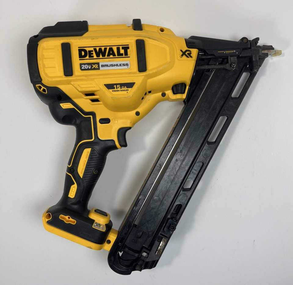 DeWALT DCN650B 20V MAX XR 15Gauge Cordless Angled Finish Nailer TOOL