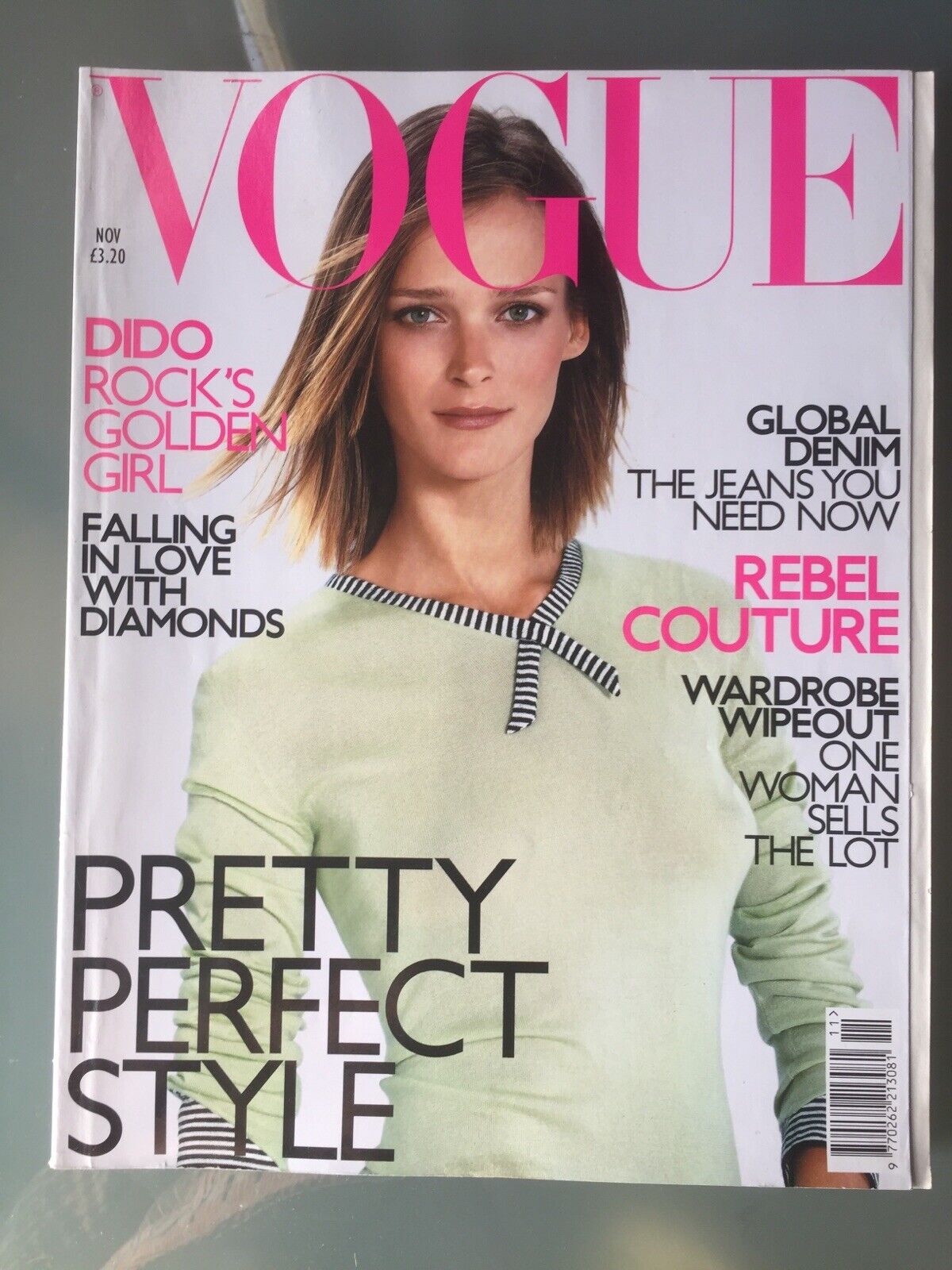 Cover of Vogue Spain with Carmen Kass, November 2006 (ID:3501), Magazines