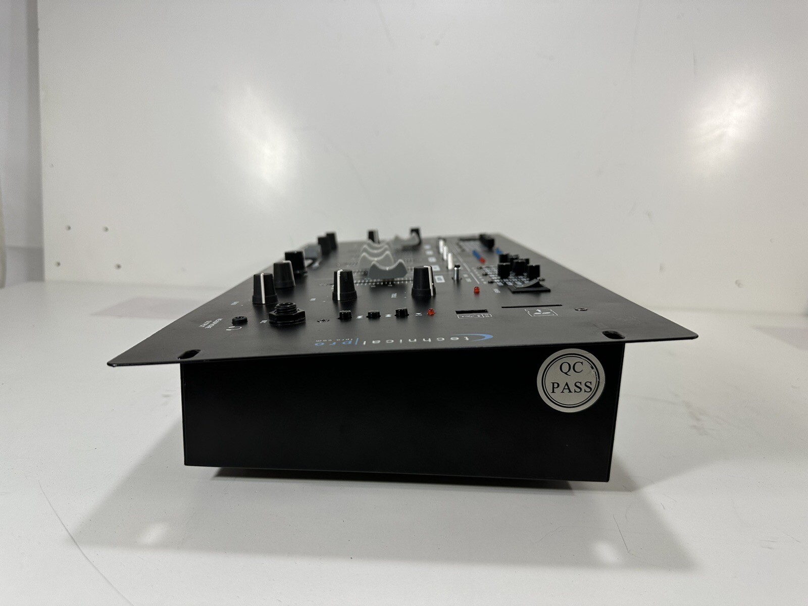 Technical Pro DJ5U Professional 4 Channel Mixer with USB / SD Card