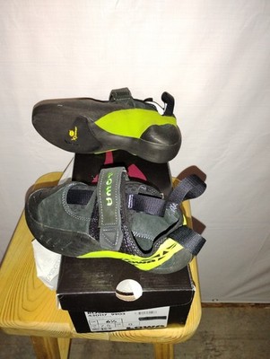 LOWA ROCKET eu 6.5, US MENS 7.5, LADIES US 8, LIME/BLACK CLIMBING SHOES NIB!