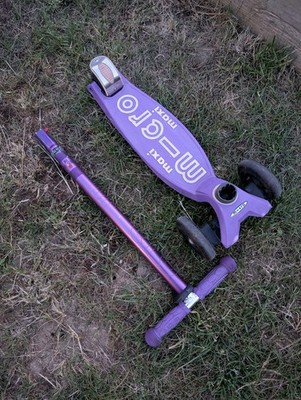 Micro Maxi Purple Scooter Deluxe LED Blinklicht Räder