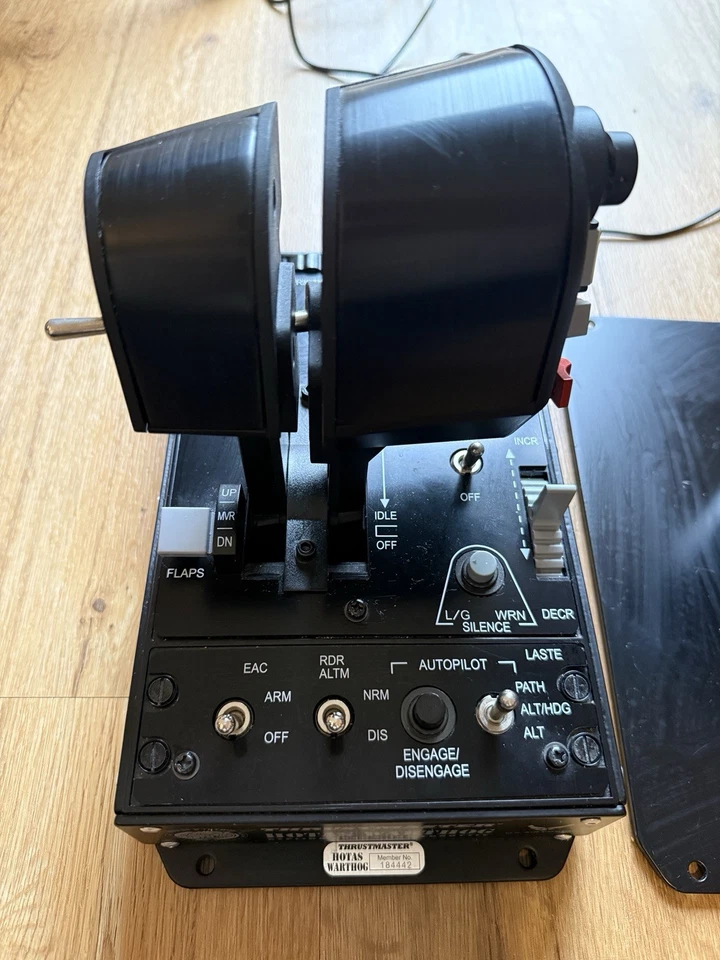 Thrustmaster Hotas Warthog Flugsimulator-Joystick - Schwarz (2960720) - Bild 4 von 4