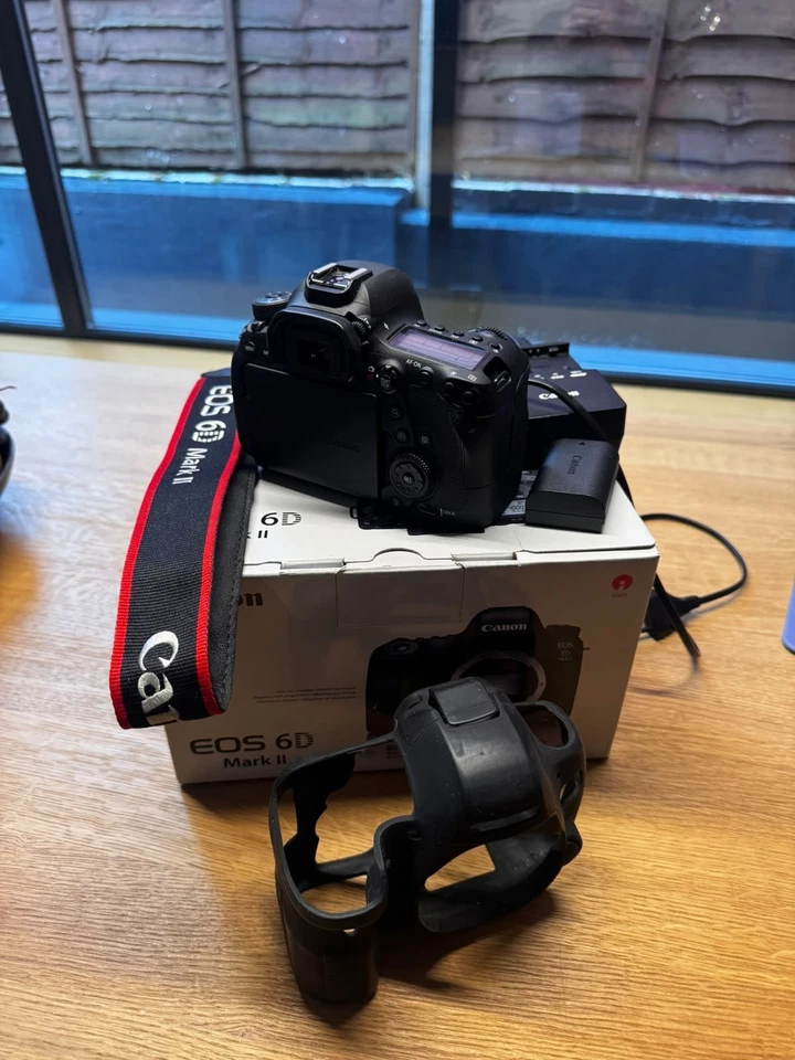 Canon EOS 6D Mark II, photo 3 of 5