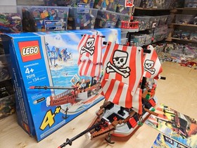 Lego 7075 Captain Redbeard's Pirate Ship Complete.