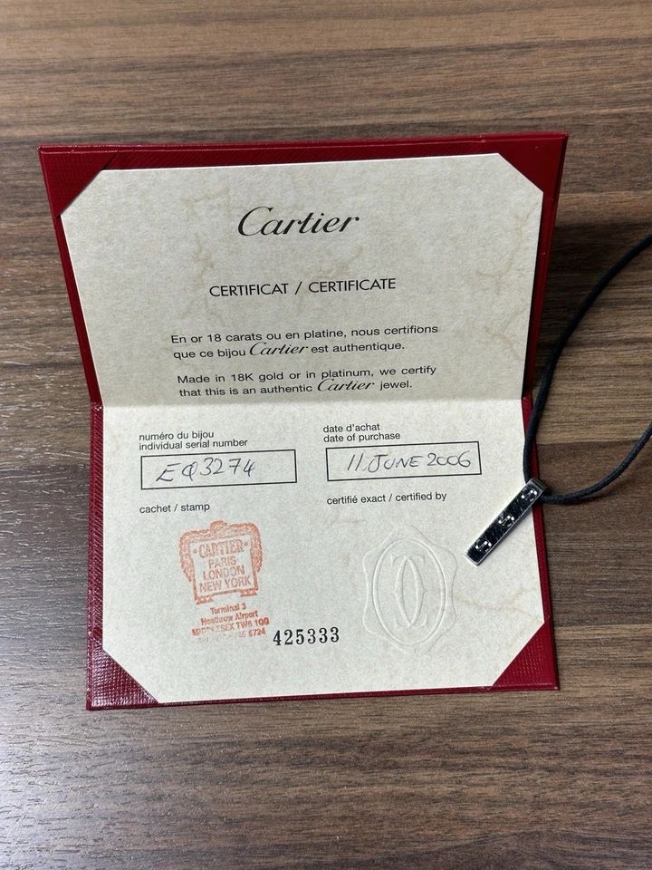 Collar colgante Cartier LOVE, oro blanco de 18k. $4000 con certificado Cartier Foto 2 de 4